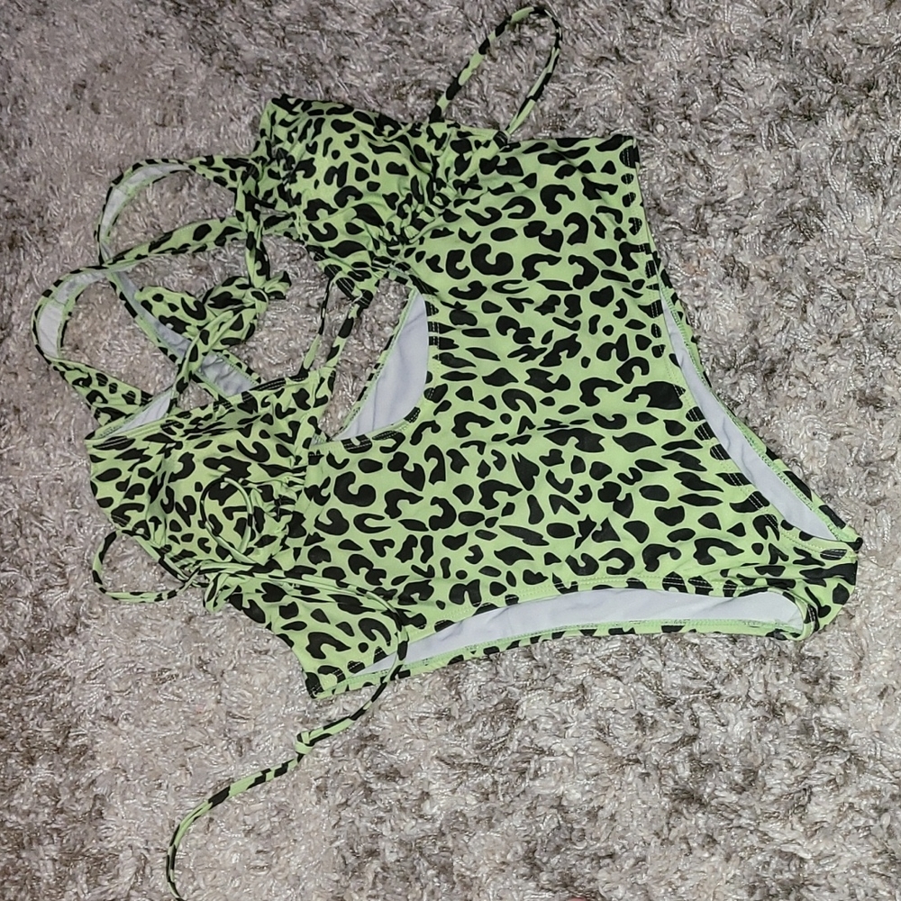 Shein Plus Size Swim Wear - Picture 2 of 3